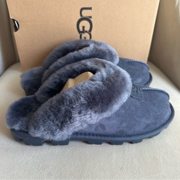 UGG COQUETTE SLIPPERS - Picture 3 of 9